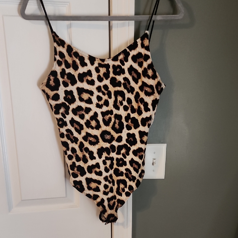 Leopard Print ribbed body suit